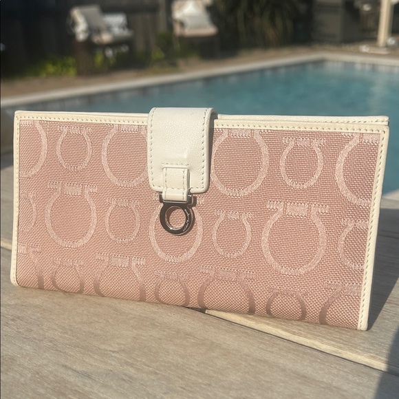 Salvatore Ferragamo Gancini Walket - Picture 1 of 12